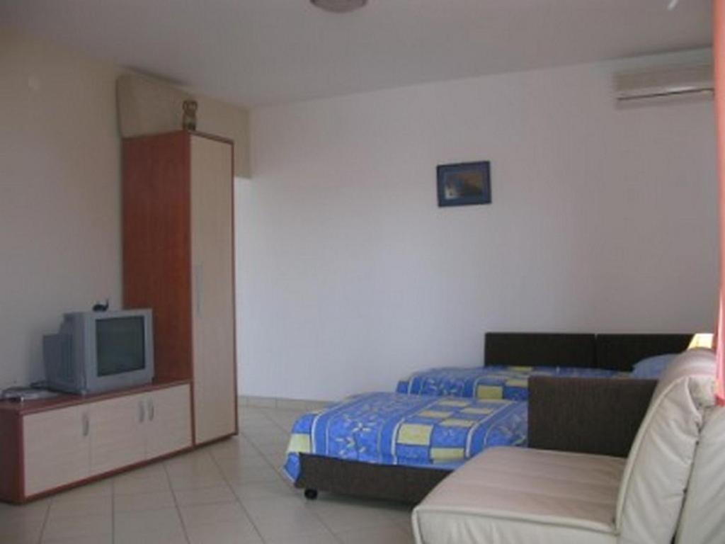 Apartments With A Parking Space Barbat, Rab - 16816 Barbat na Rabu Exterior photo